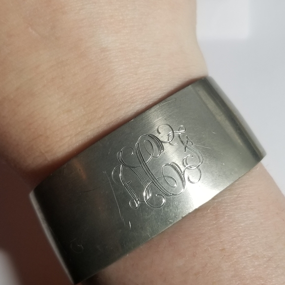 Vintage Pewter cuff bracelet engraved initials silver tone monogram - Picture 3 of 10